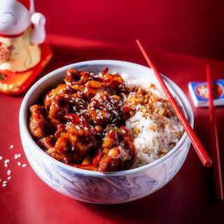 Tazón De Arroz Con Pollo Tang