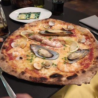 Pizza Frutti di Mare Rossa (33 cm.)