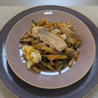 Revuelto de verduras con bacalao