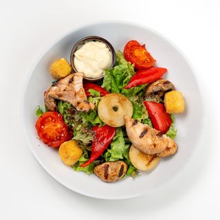 Salată grill cu piept de pui