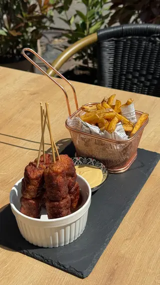 Mici bites 4 mici cu cartofi pai si muștar