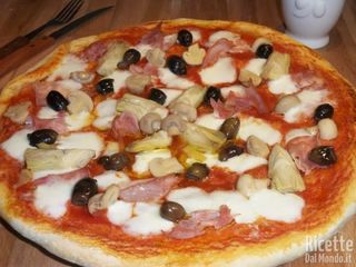 Pizza capricciosa