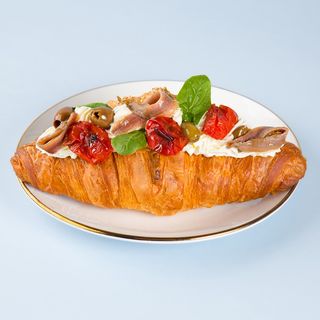 Croissant Mediterraneo
