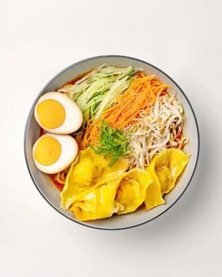 Makaron z Wontonami Krewetkowymi w Sosie Chili