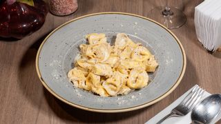 TORTELINI  CU HRIBI SI TRUFE NEGRE