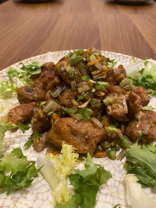 (35)Costilla frito sal y pimienta y picante