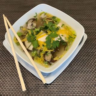 Zupa z makaronem sojowym i kurczakiem 0.4l