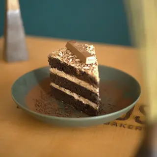American Cake Kitkat Chocolate