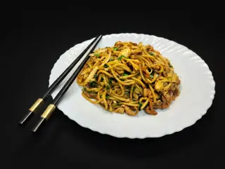 1.3 Pržene noodle sa piletinom