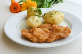 Kotlet schabowy, ziemniaki, kapusta