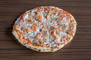 Pizza Salmón Con Tomate Y Mascarpone (Mediana Redonda De 30 Cm.)