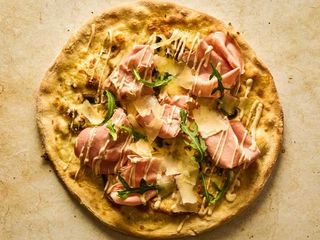 Pizza Funghi e mortadela di Bolonia