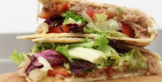 Tonno, pomodoro fresco, mozzarella fior di latte e maionese