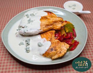 PIEPT PUI CU SOS QUATRO FORMAGI..