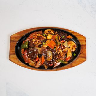 Tie pan tri vrste mesa i povrća