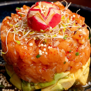 Tartar de salmón y aguacate 