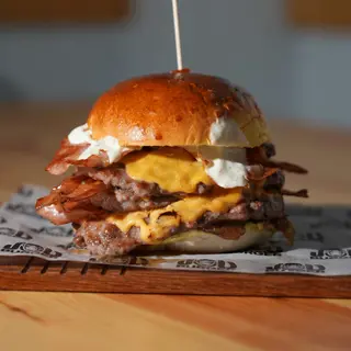 Burger La Triple Carisma