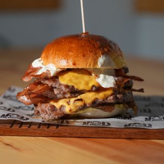 Burger La Triple Carisma