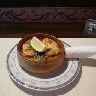 Bucati file de somon cu legume la cuptor