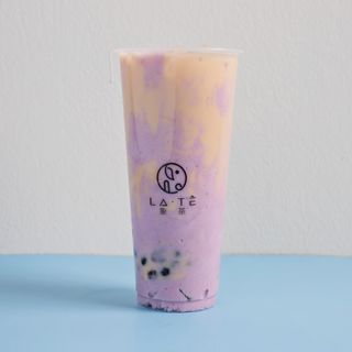 Taro milk tea con Tapioca