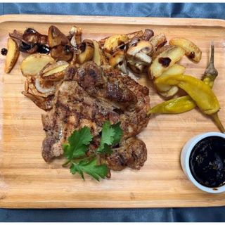 Стейк з ошийка з соусом «Тірей» (350г)