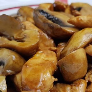 Pollo Con Champiñones