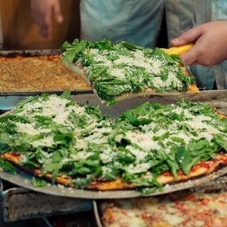 Pizza Rucola, funghi e scaglie di grana - INTERA 8 porzioni