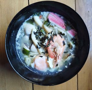 Рамьон с морски дарове (500г)