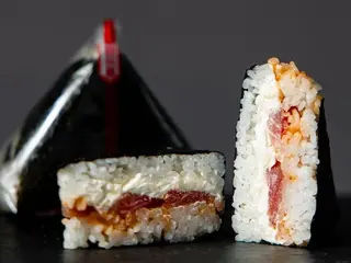 Оніґірі з тунцем (125g)