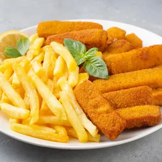 Fish fillet coated in Breadcrumbs with Chips