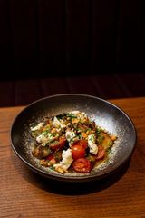 Salata caldă cu vinete