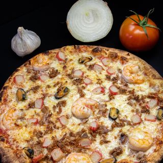 M Pizza de mariscos