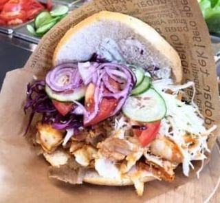Kebab w bułce mega