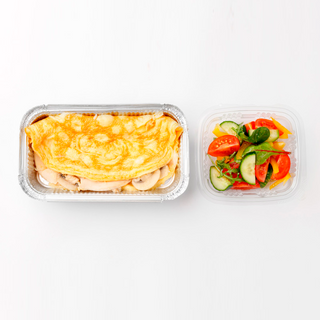 Omletă cu Carne de Pui, Cașcaval și Ciuperci