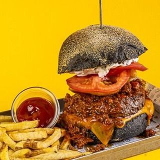 CHILI BURGER
