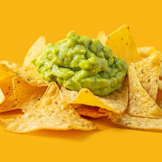 TOTOPOS CON GUACAMOLE