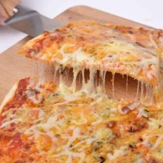 Pizza De Formatges (SENSE GLUTEN)