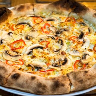 Pizza cu piept de pui