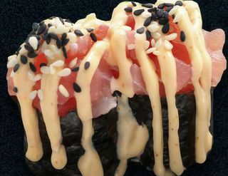 153 Gunkan maguro spicy