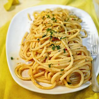 Spaghetti  aglio olio  e peperoncino