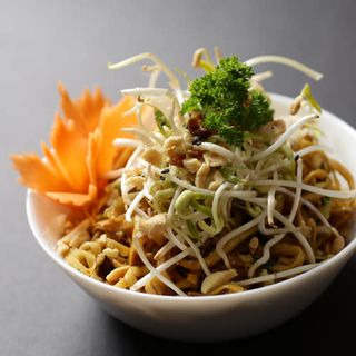 Noodles with peanuts