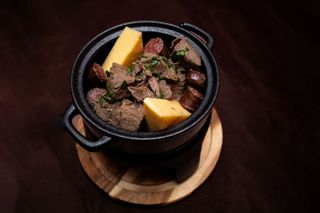 Ospăț vânătoresc cu mămăligă