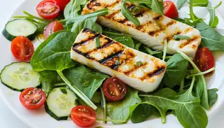 Sałatka z halloumi