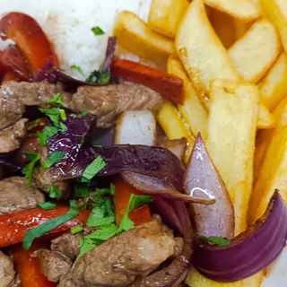 Lomo Saltado + Coca-Cola Zero Vetro 330ml