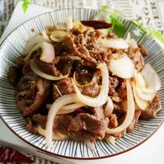 Ternera Cebolla Y Jengibre