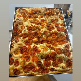 Bandeja entera de Focaccia Barese 