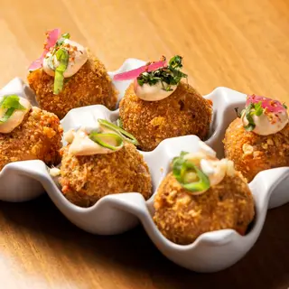 Pollo en Bolas con Mozzarella y Rebozada con Kikos