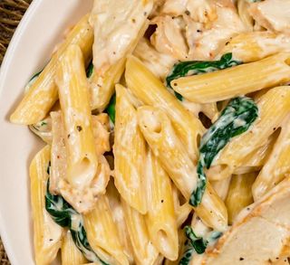 Makaron ze szpinakiem i kurczakiem