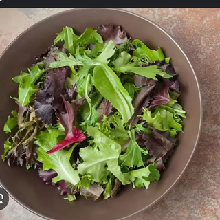 Insalata mista al piatto