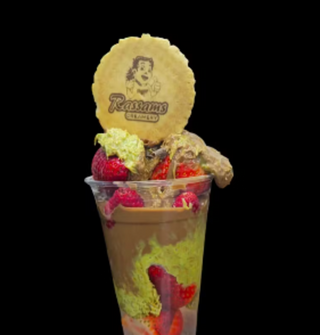 Dubai Viral Strawberry Chocolate Kunafa